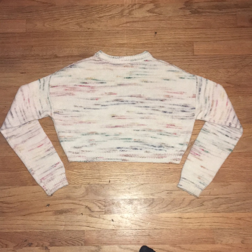๐Cropped Sweater - Picture 6 of 7